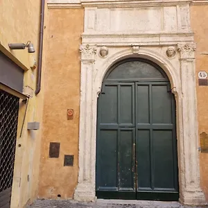Apartment Coronari, Rome